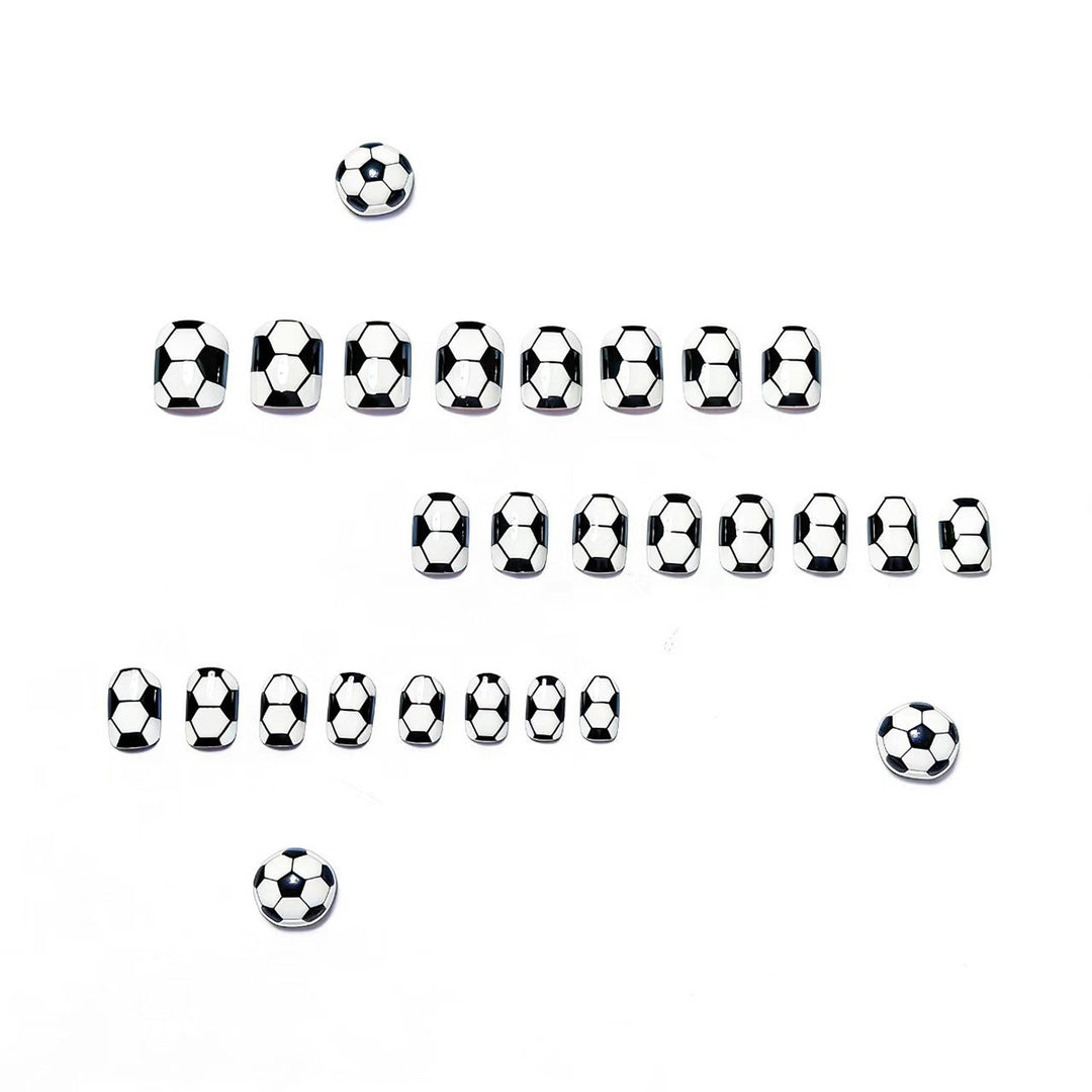 Soccer-Inspired Nail Art Bowlift