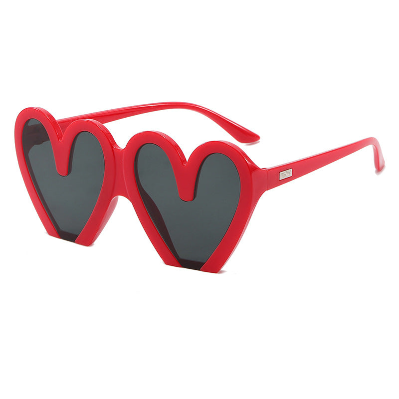 Women's Heart-Shaped Sunglasses with Striking Design Bowlift