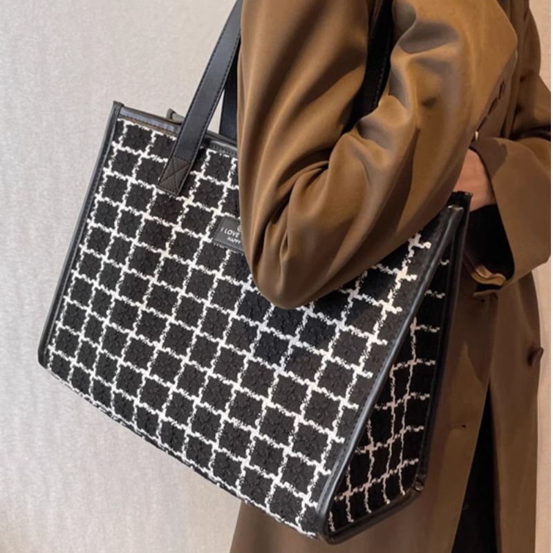 Elegant Textured Tote Bag Bowlift