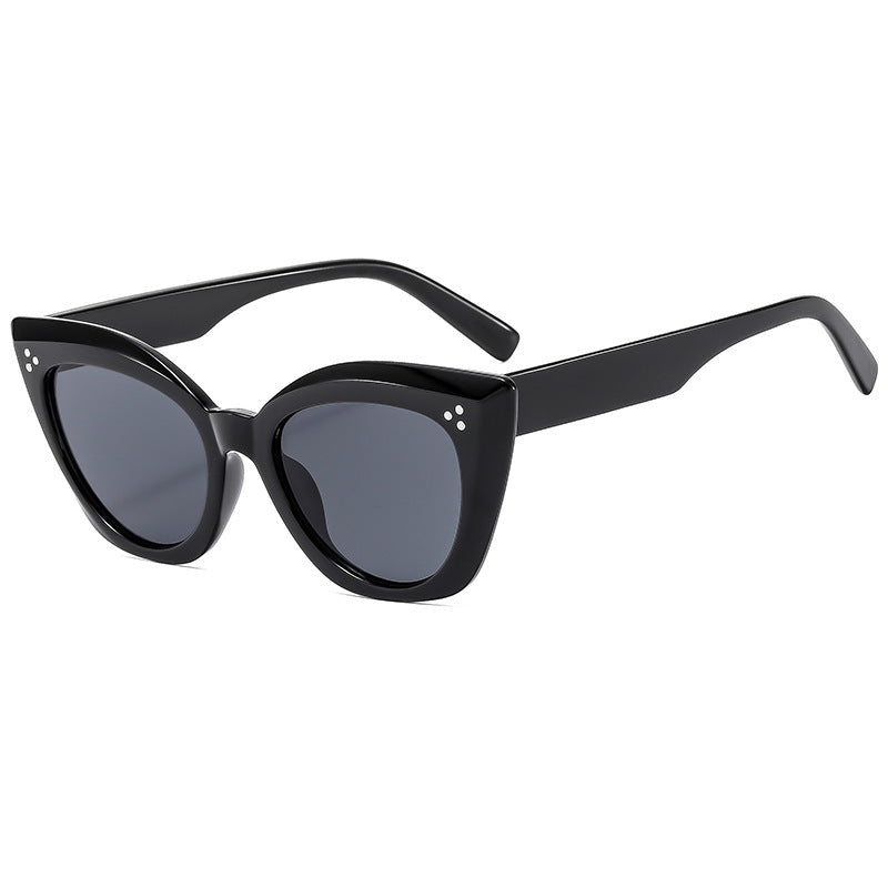 Women's Cat-Eye Sunglasses with Luxurious Accents Bowlift