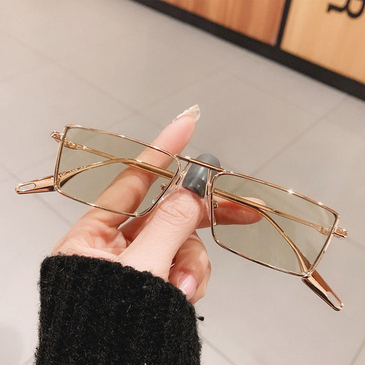 Fashionable Rectangular Sunglasses Bowlift