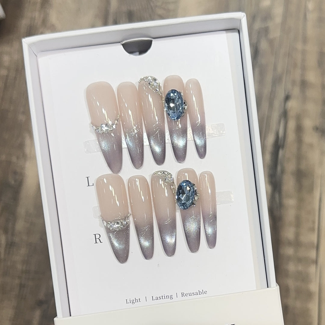 Glamorous Press-On Nail Set with Ombré Design and Rhinestone Accents Bowlift