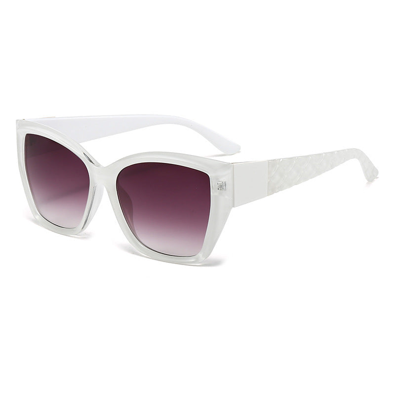 Ladies Oversized Cat-Eye Sunglasses with Stylish Accents Bowlift