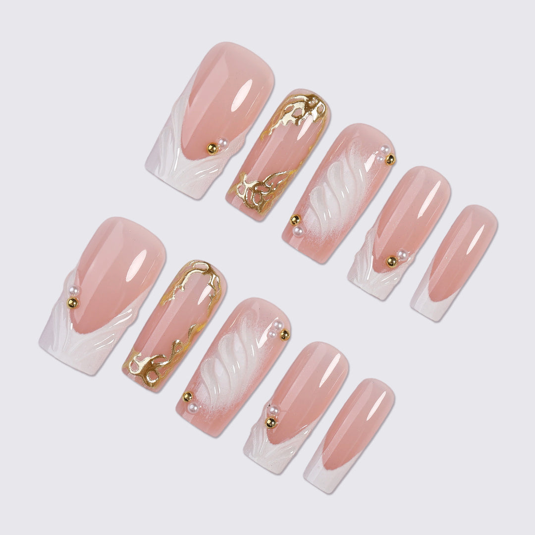 Decorative Press-On Nail Art Set with Elegant Gold Accents Bowlift