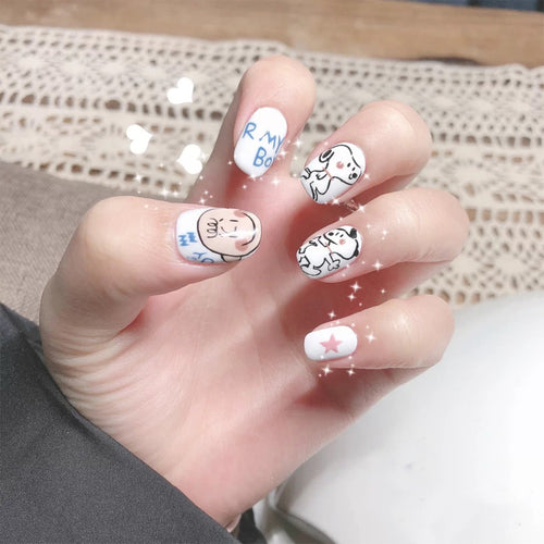 Playful nail art with animal motifs Bowlift