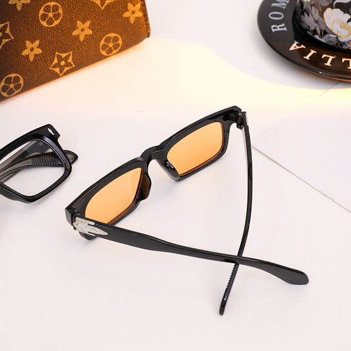 Ladies elegant rectangular sunglasses with special frame Bowlift