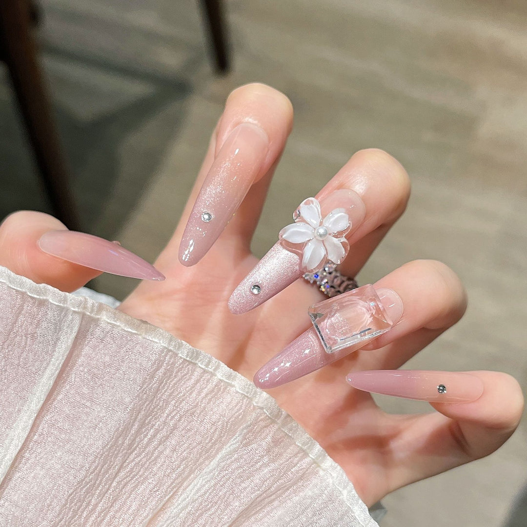 Artistic Decorative Press-On Nails Bowlift