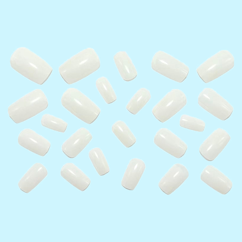 High-Quality Artificial Nails in Elegant French Style Bowlift