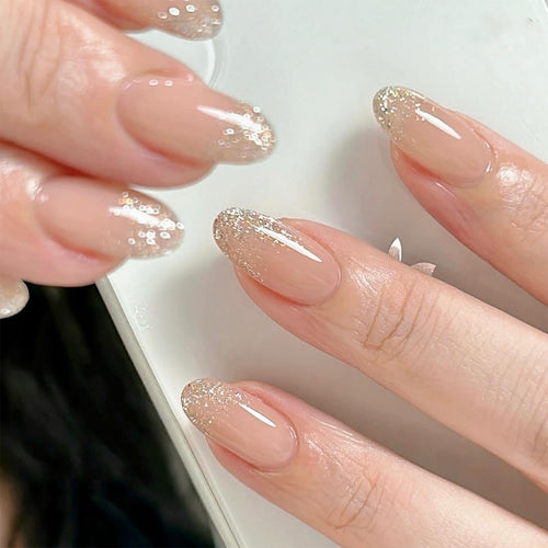 Glittering nail extensions with elegant gradient Bowlift