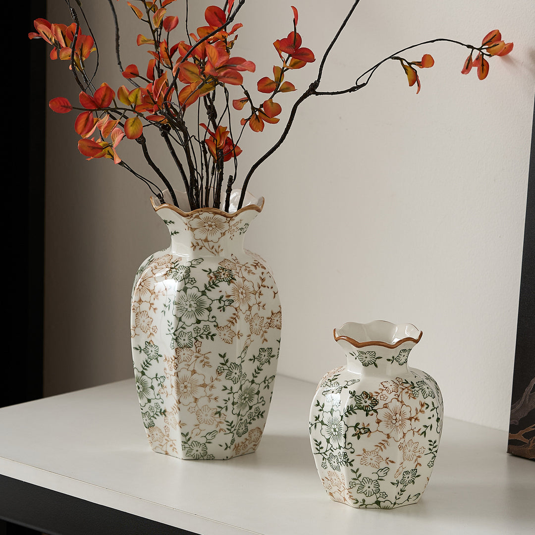 Elegant ceramic vase with floral pattern Bowlift