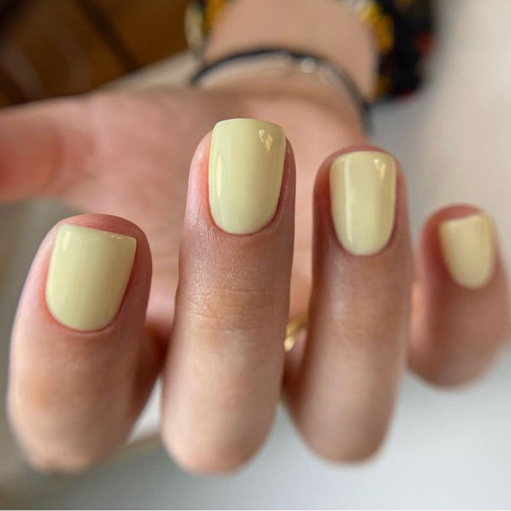 Glossy Press-On Nail Set with Elegant Design Bowlift