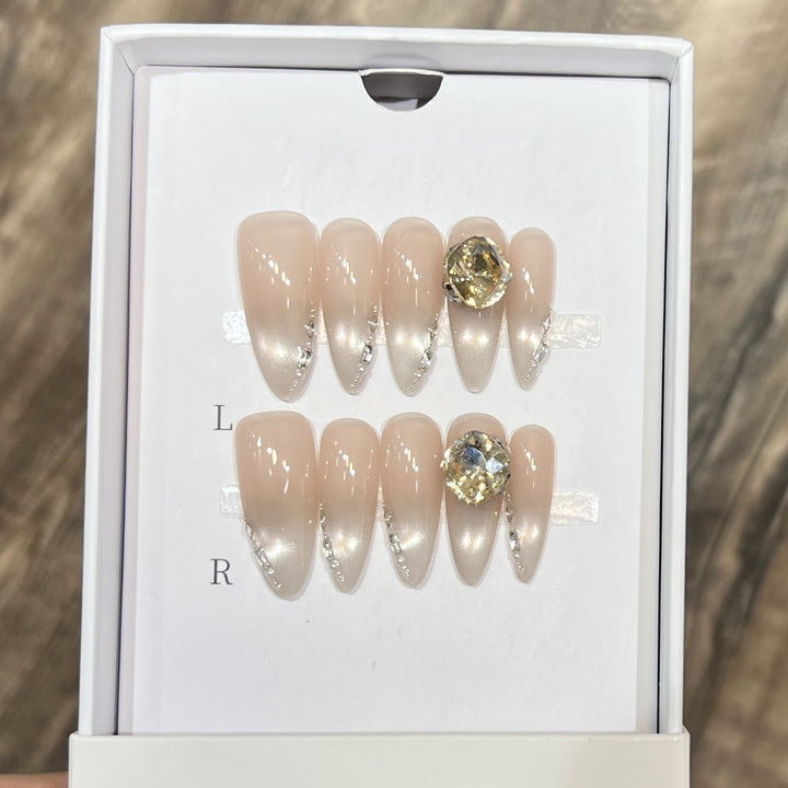 Elegant Stiletto Nail Art Set with Crystal Embellishments Bowlift