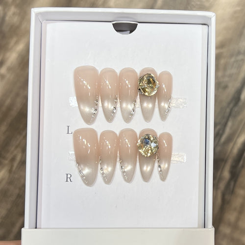 Elegant Stiletto Nail Art Set with Crystal Embellishments Bowlift