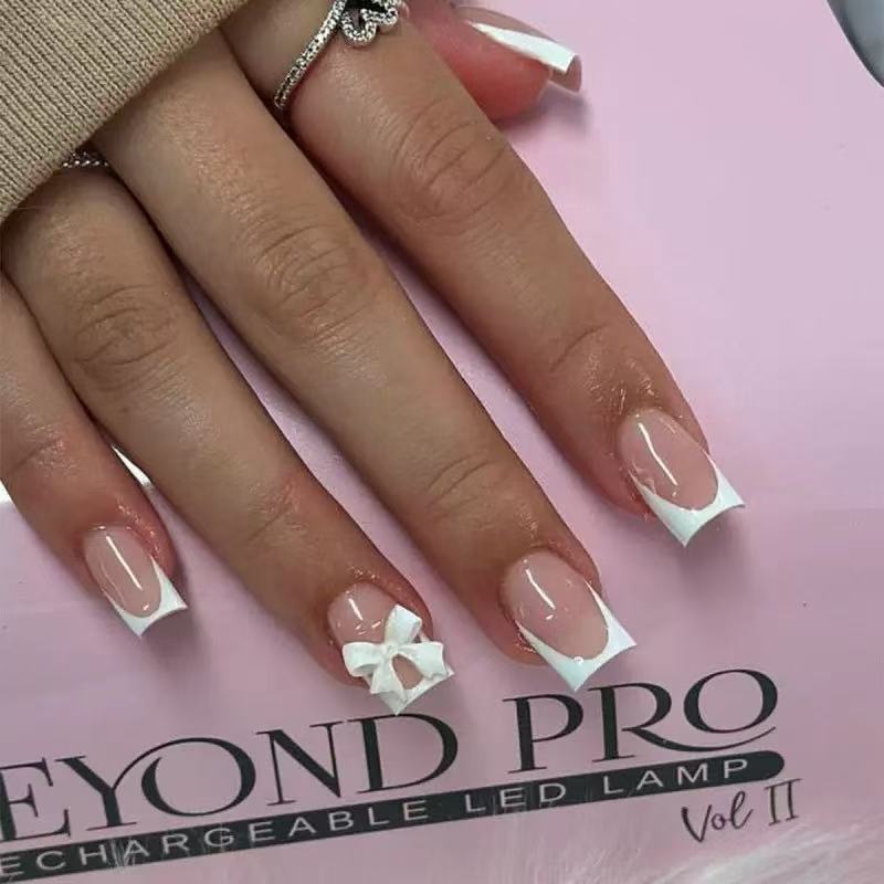 Nail Art Fake Nails Set with Elegant Bow Accents Bowlift