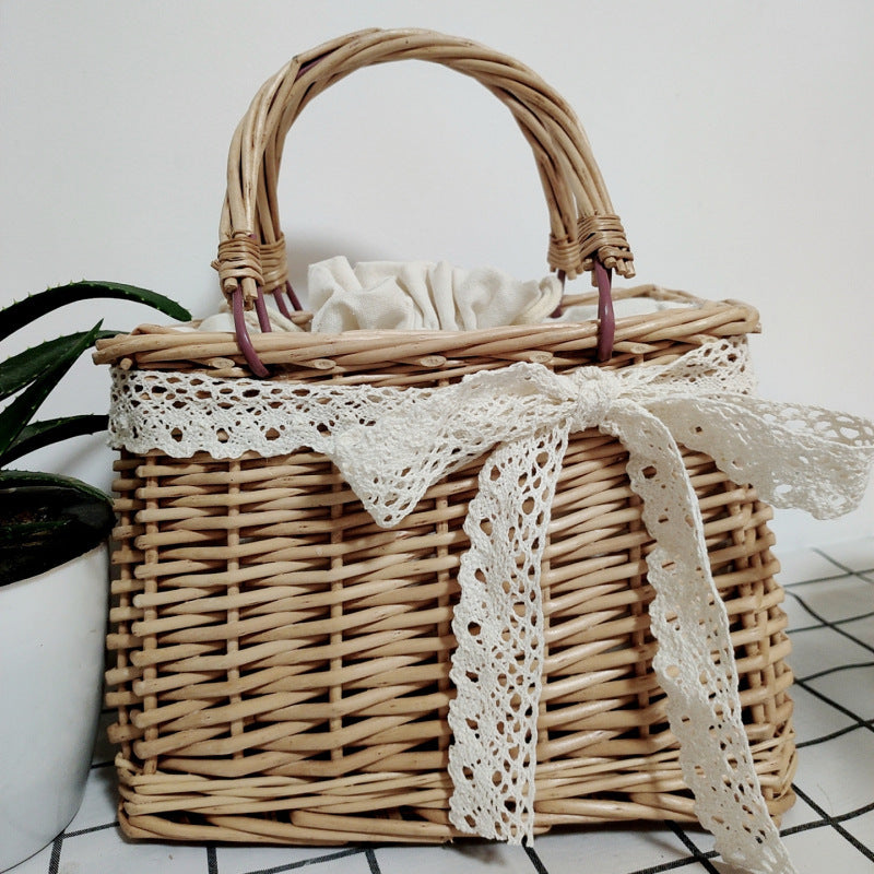 Women’s handbag with pearl chain Bowlift