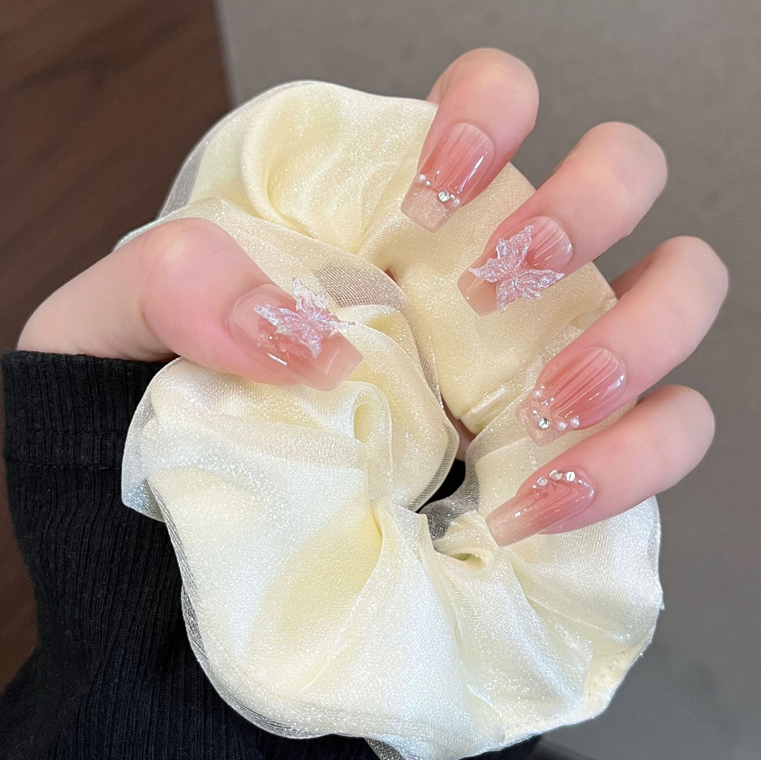 Artistic Floral-Embellished Press-On Nail Art Bowlift