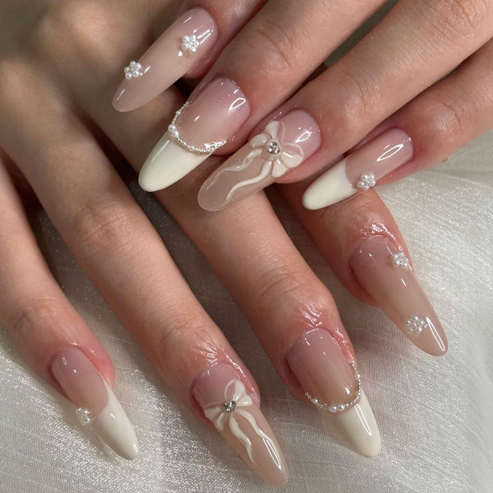 Artistic Almond-Shaped Press-On Nail Set with Elegant Floral Accents Bowlift