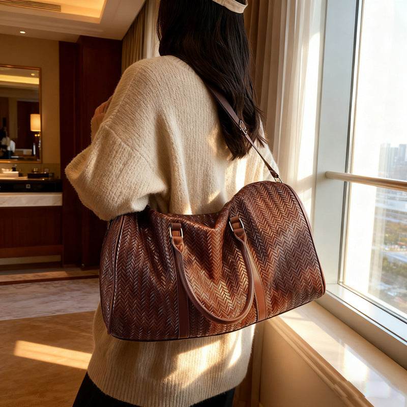 Sporty travel bag in modern basket pattern Bowlift