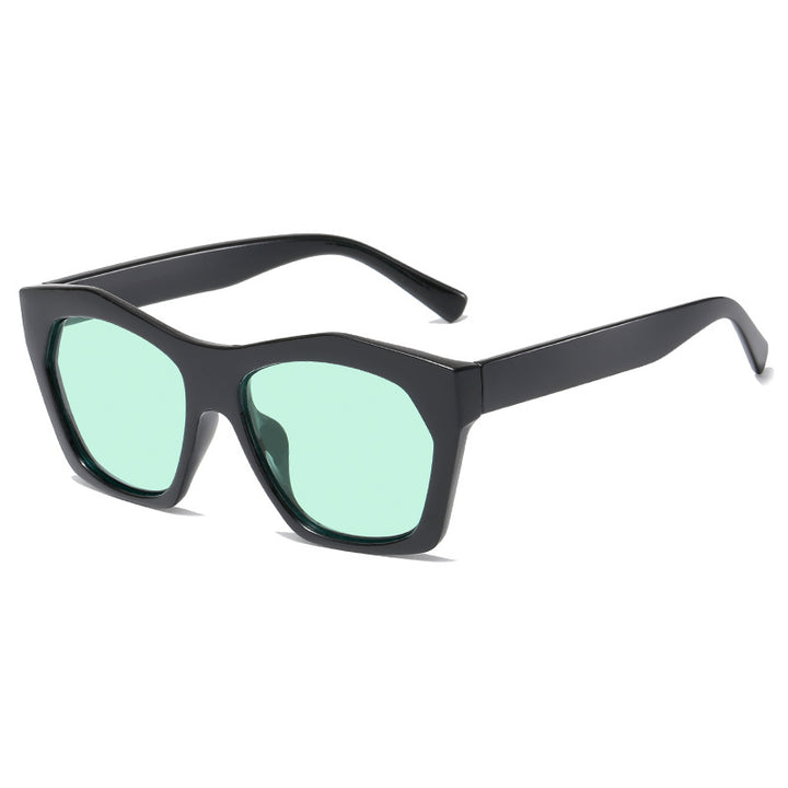 Women's fashionable sunglasses in striking leopard pattern Bowlift