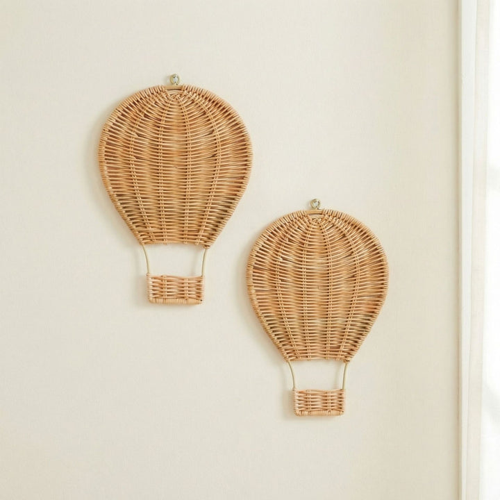Wall decoration in hot air balloon design Bowlift