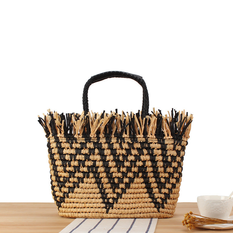 Basket bag with eye-catching geometric design Bowlift