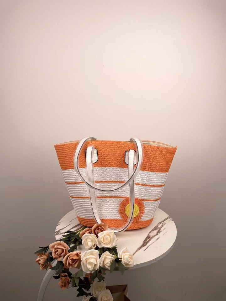 Elegant Beach Bag with Matching Sun Hat Bowlift