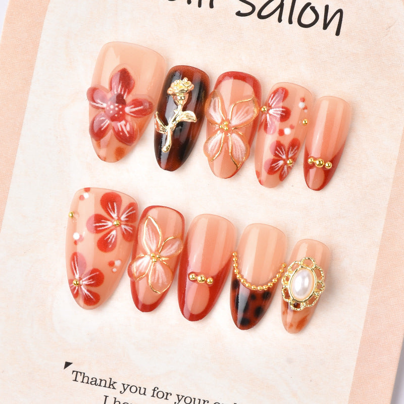 Luxury artificial nails with floral decorations Bowlift