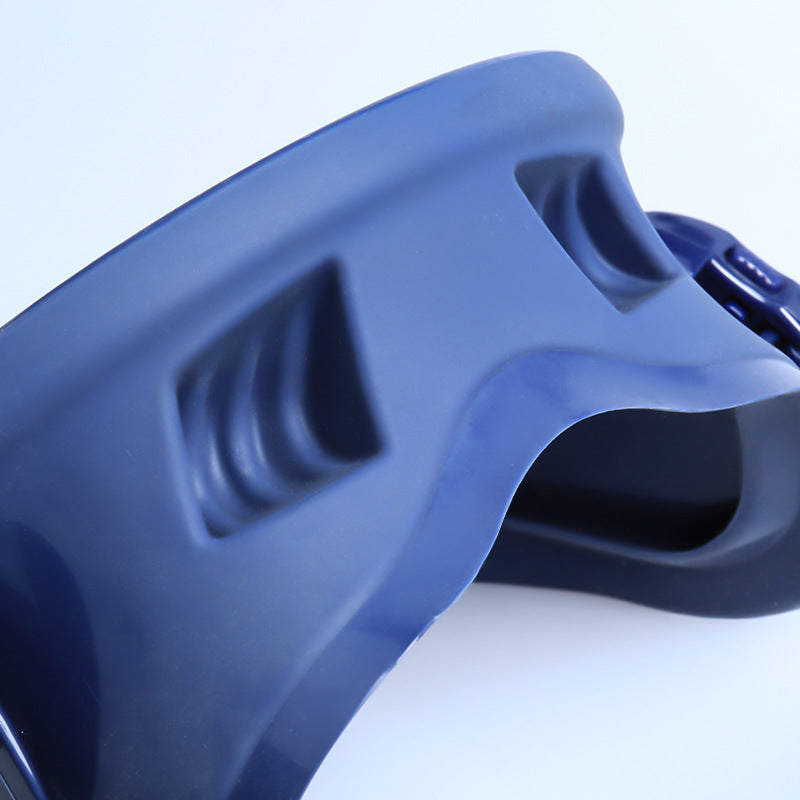 Swimming mask with ergonomic silicone sealing ring Bowlift