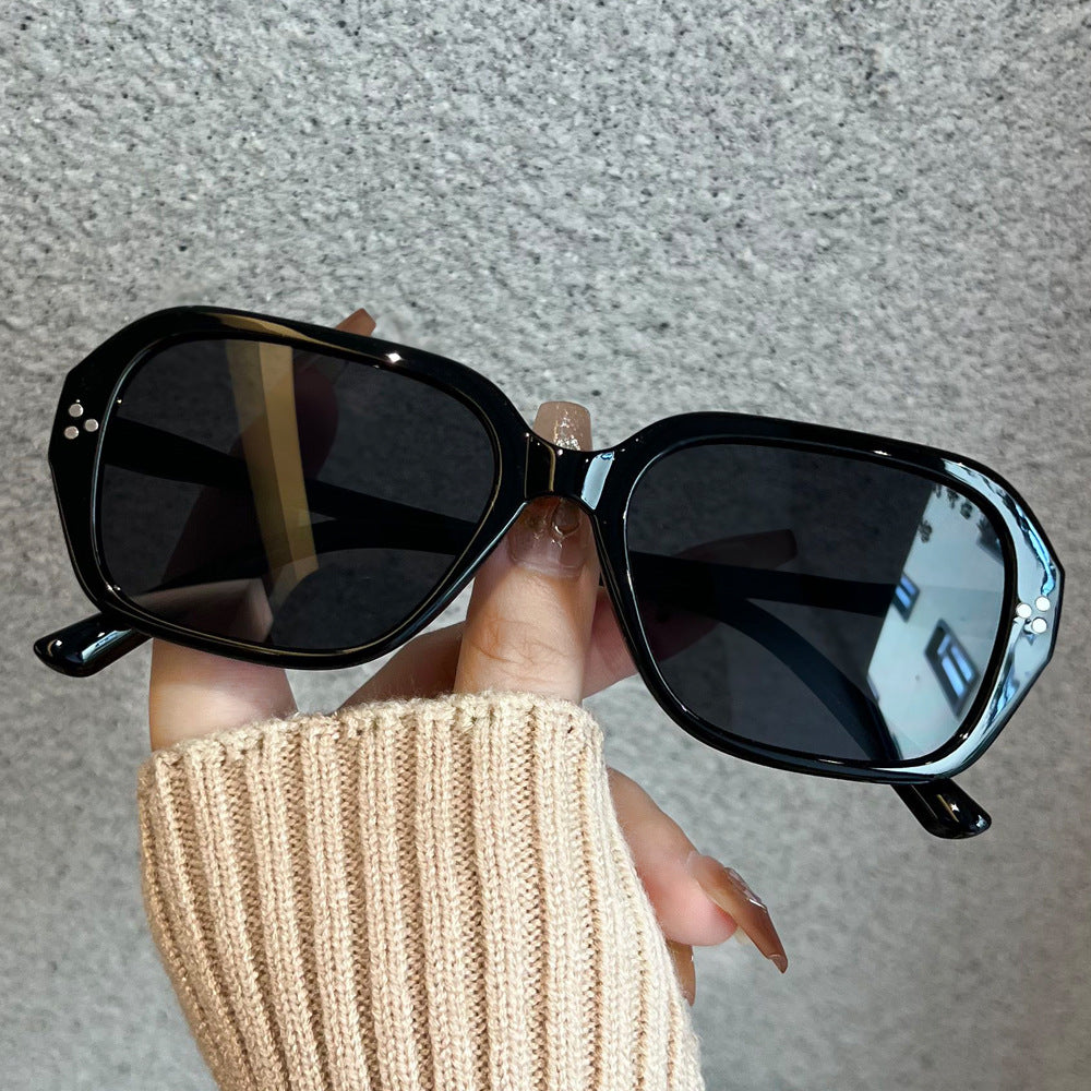 Women's fashionable oversized sunglasses in elegant design Bowlift