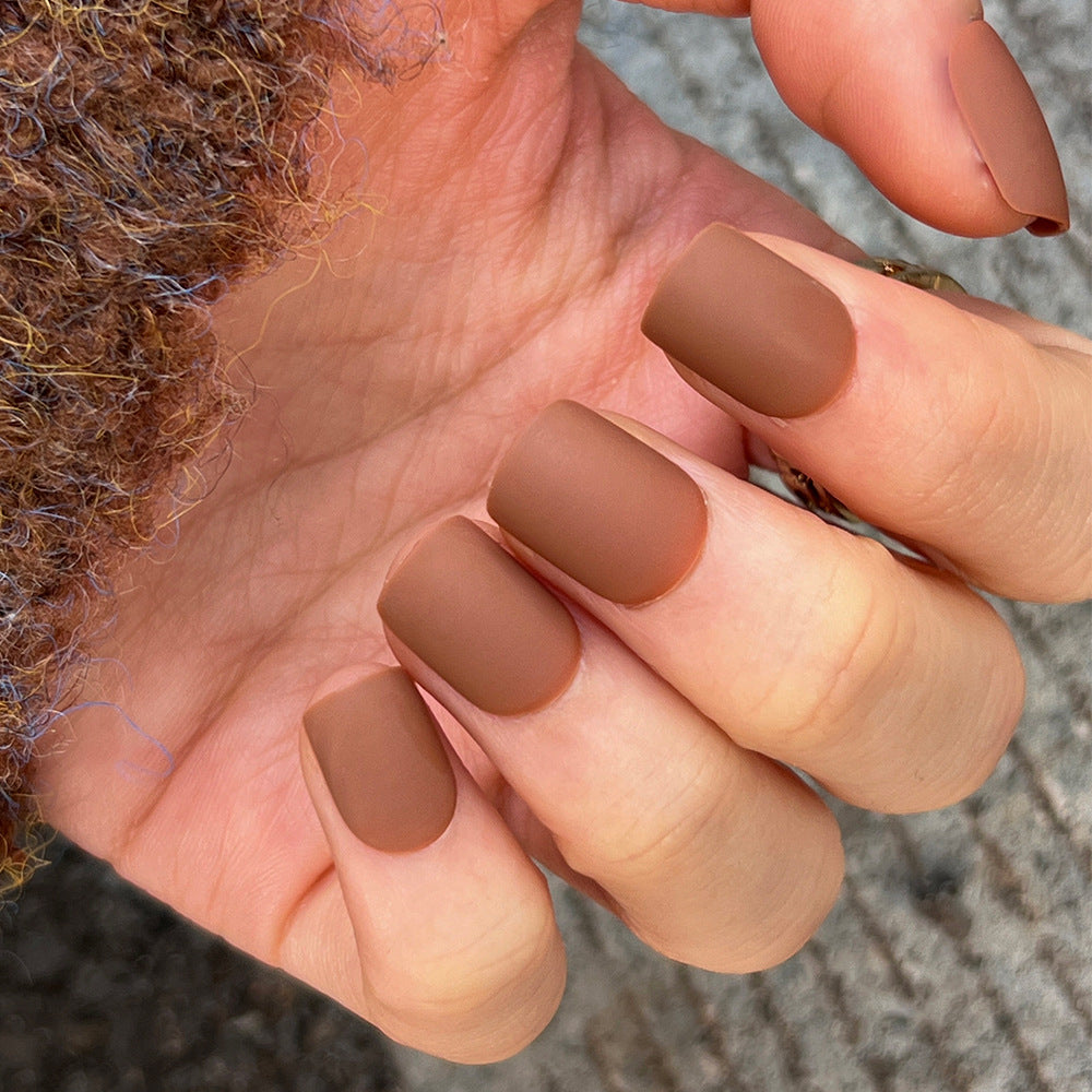 Artificial nail art with matte finish Bowlift