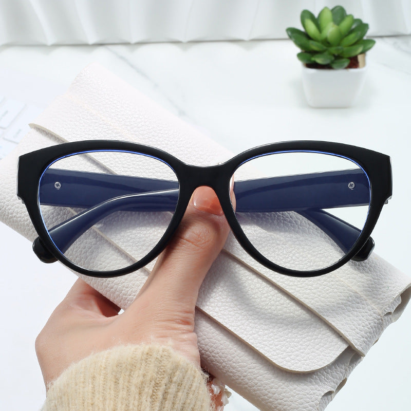 Women's Cat-Eye Sunglasses with Luxurious Leopard Print and Charming Details Bowlift
