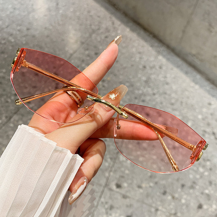 Women's fashionable sunglasses with innovative checkered design Bowlift