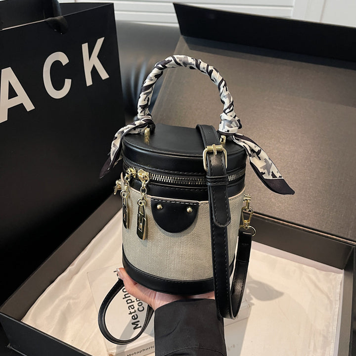 Fashionable Structured Bucket Bag Bowlift