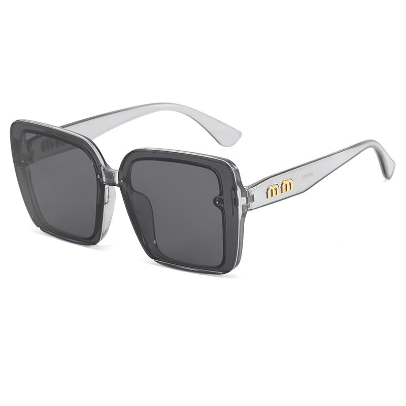 Women fashionable square sunglasses with comfortable design Bowlift