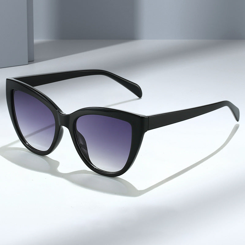 Women's Cat-Eye Sunglasses with Transparent Frame and UV Protection Bowlift