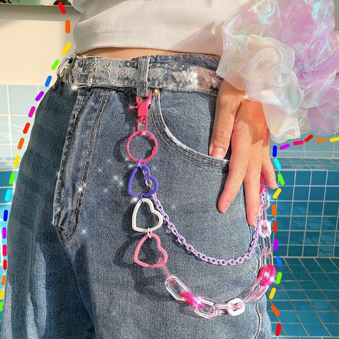 Fashionable keychain with heart design Bowlift