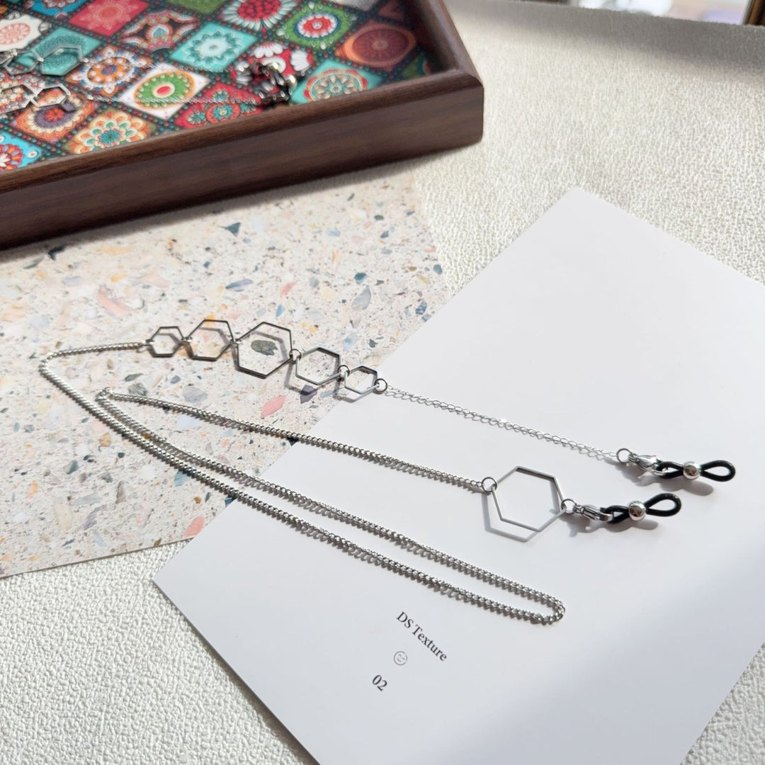 Geometric Pendant Necklace Bowlift