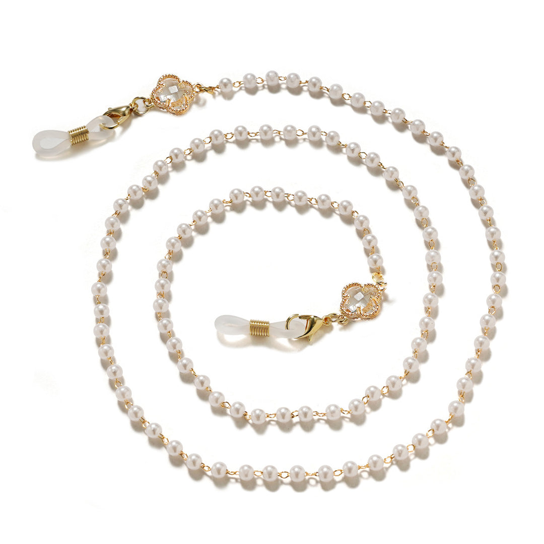Elegant glasses holder chain with pearl accents Bowlift