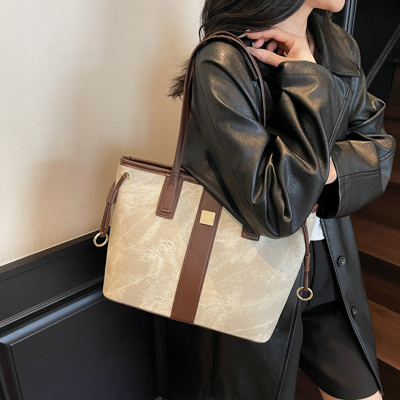 Fashionable Structured Tote Bag Bowlift