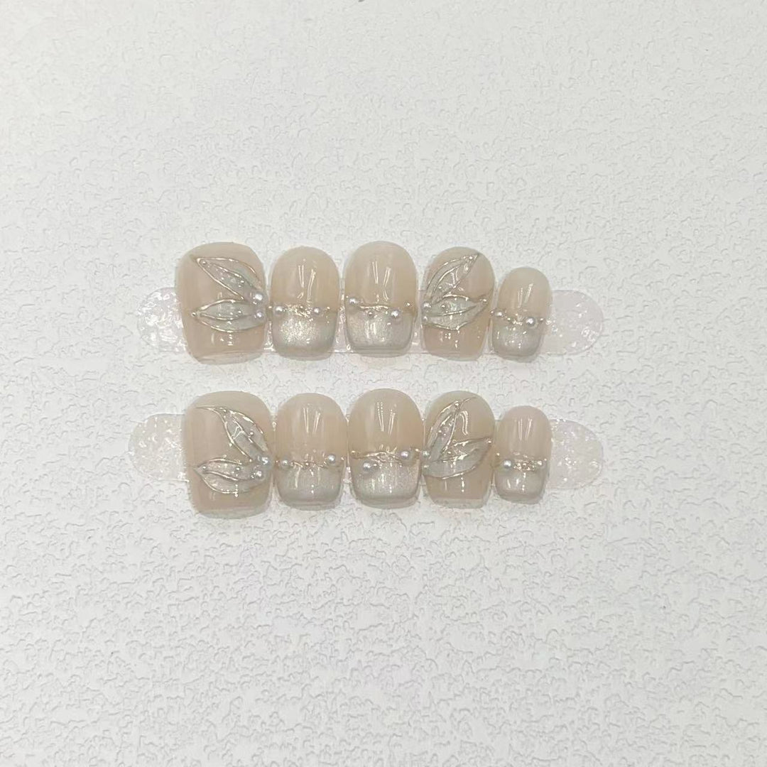 Floral Art Press-On Nail Set with Pearls Bowlift