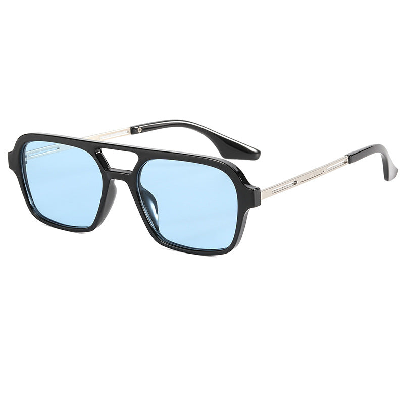 Square Sunglasses in Fashionable Design Bowlift