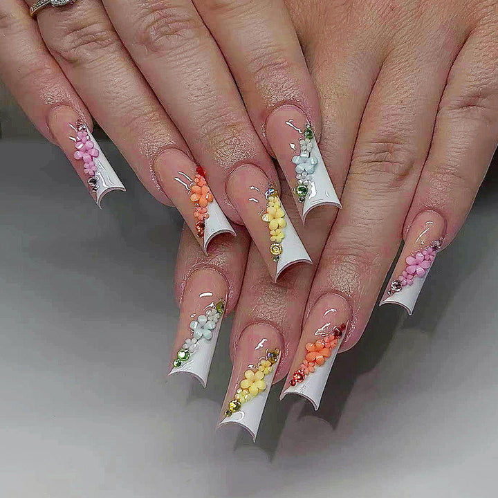 Elegant and creative artificial nails Bowlift
