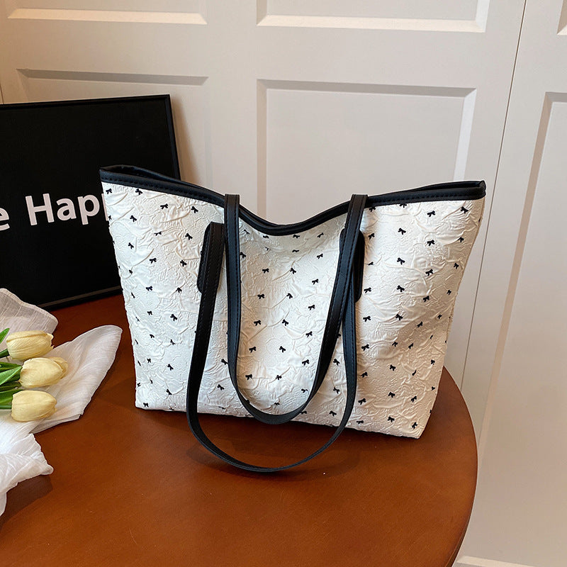 Quilted Tote Bag with Pattern Bowlift