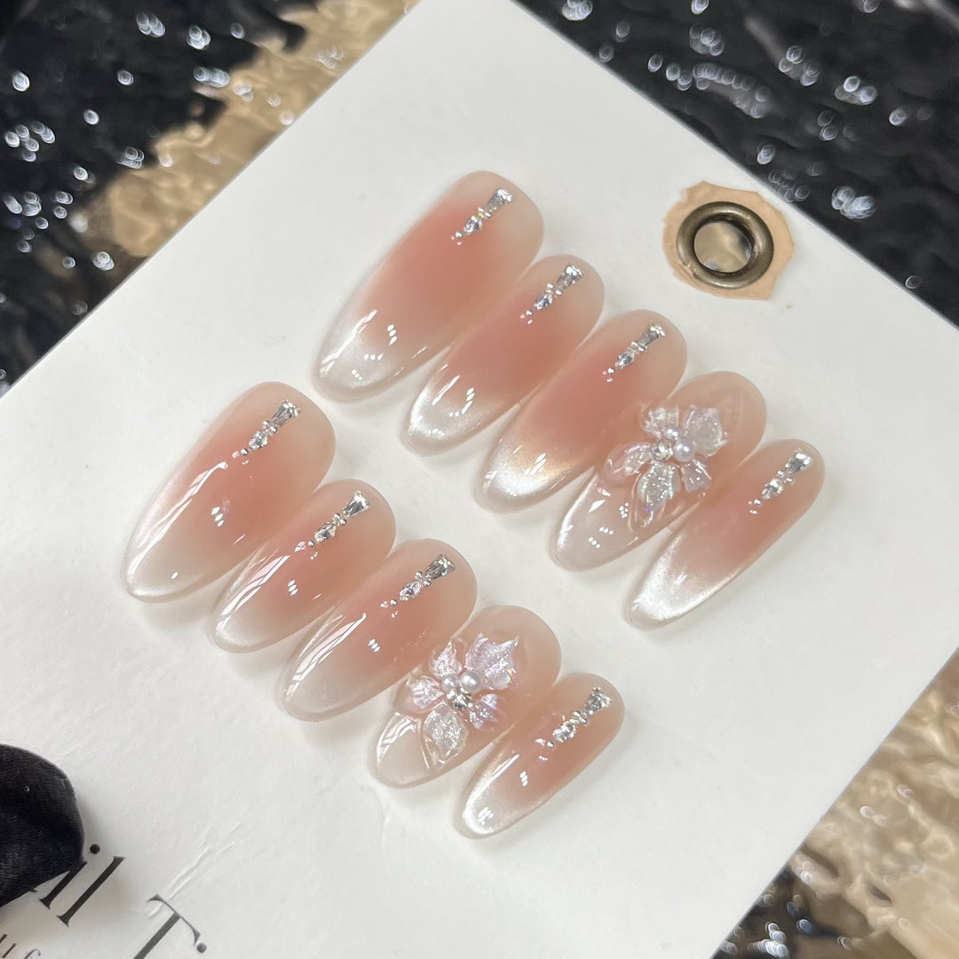 Artificial Nail Set with Romantic Design Bowlift