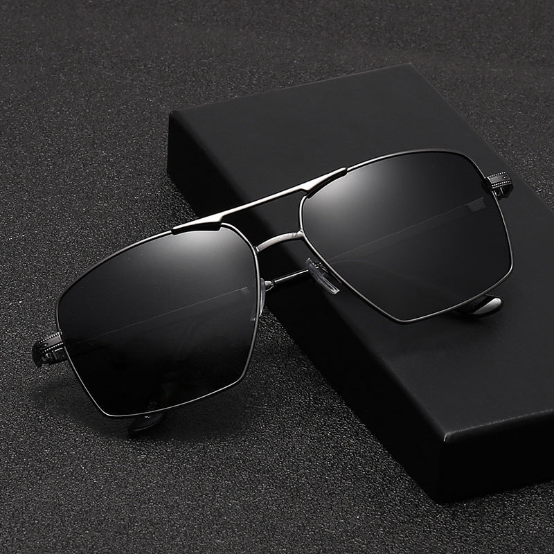 Men's modern sunglasses in an elegant frame Bowlift