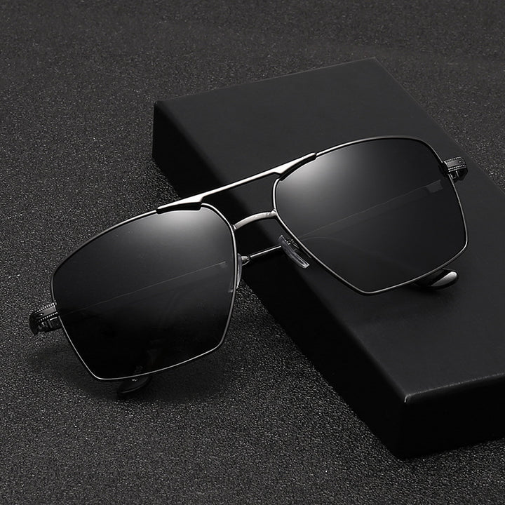 Men's modern sunglasses in an elegant frame Bowlift