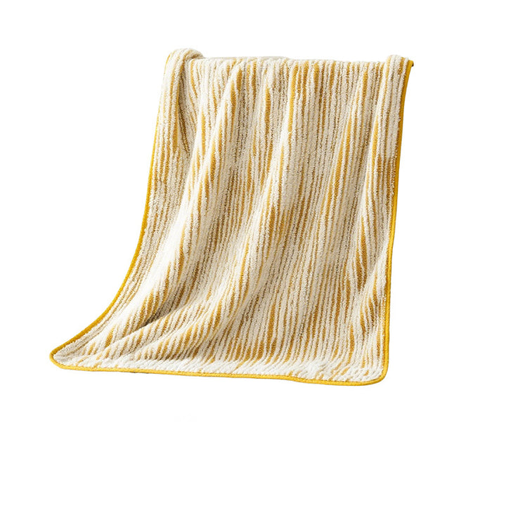Cozy blanket with modern striped pattern Bowlift