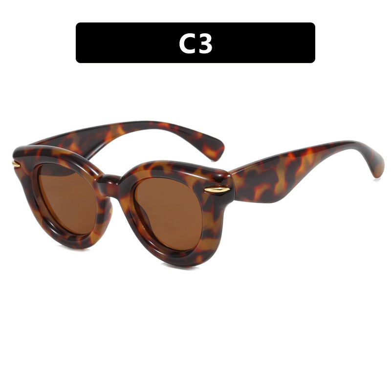 Women Cat-Eye Sunglasses with extravagant frame and protective UV protection Bowlift