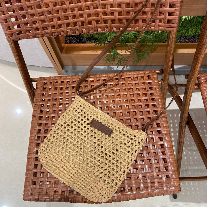 Hand-knotted shoulder bag in modern design Bowlift