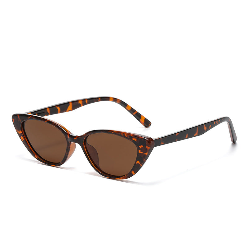 Retro-Inspired Cat Eye Sunglasses